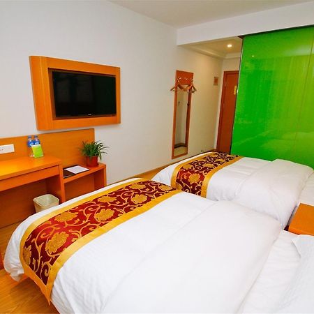 Vatica Xuzhou High Speed Railway Station Hotel Exterior foto